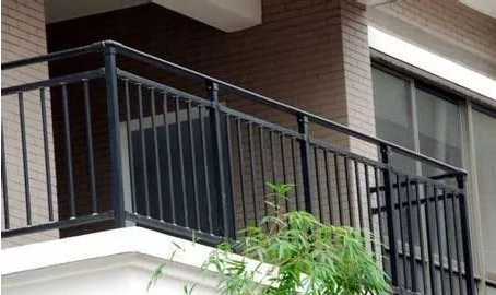 锌钢阳台护栏装修图